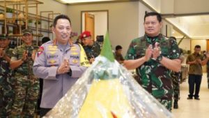 Beri Surprise kepada Kapolri, Panglima TNI Ucapkan HBD ke-54 